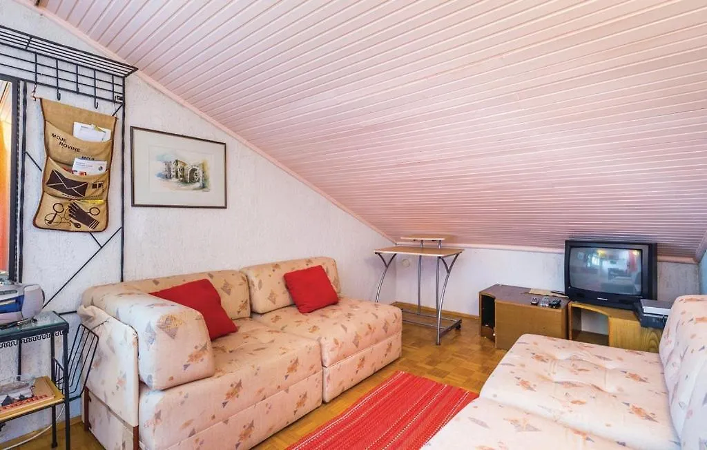 Apartments With A Parking Space Lovran, Opatija - 7673 Lovran
